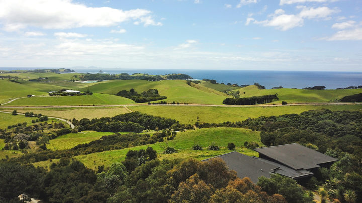 Luxury retreat with ocean views Whangarei