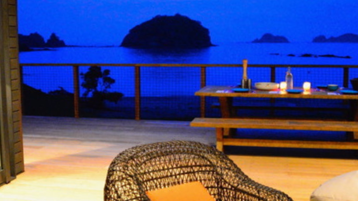 the-beach-house-with-fire-place-whananaki-1