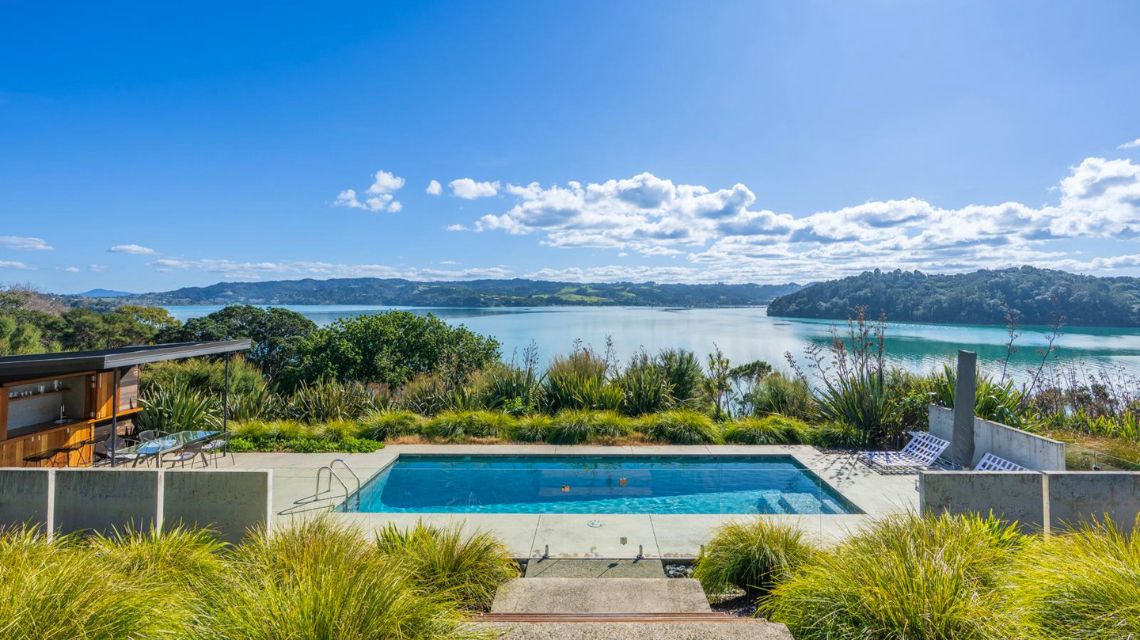 nook-bay-house-with-pool-in-northland-1