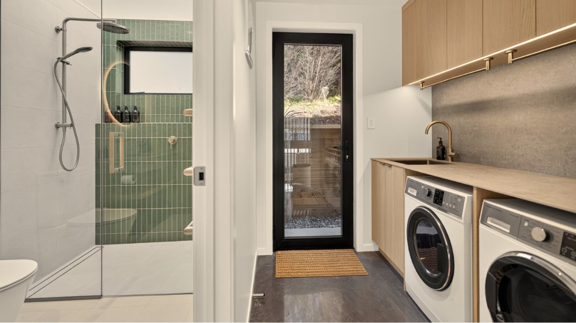 whangarei-headsairbnb-laundry-and-bathroom