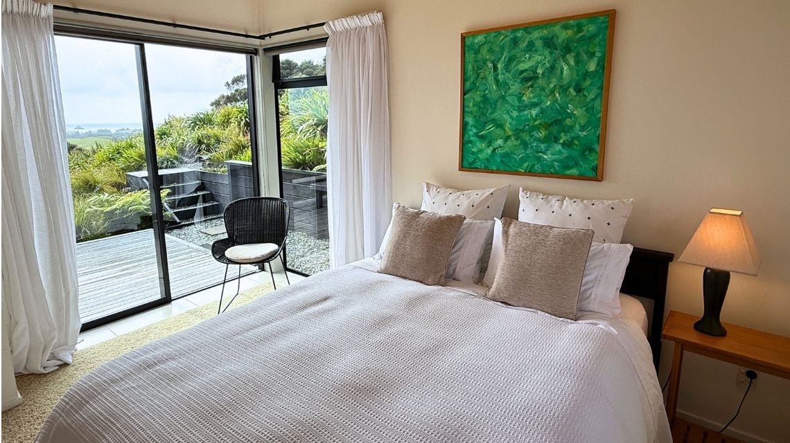 te-huia-guest-bedroom-whangarei-heads